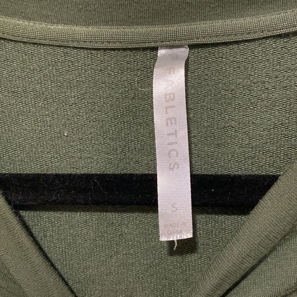 Fabletics cropped sweatshirt - Picture 2 of 2